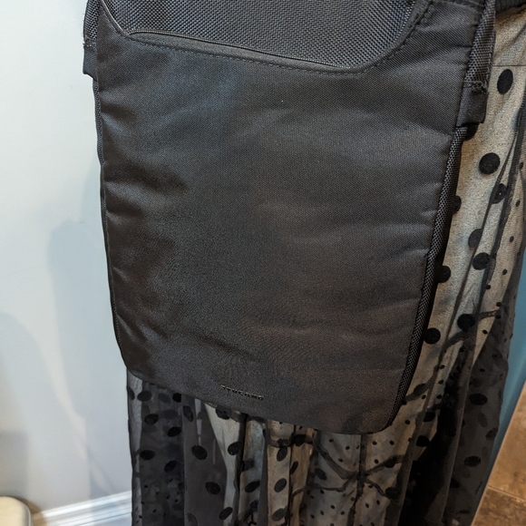 Tucano Italy Finatex Black Crossbody Shoulder Bag Unisex - Picture 4 of 7